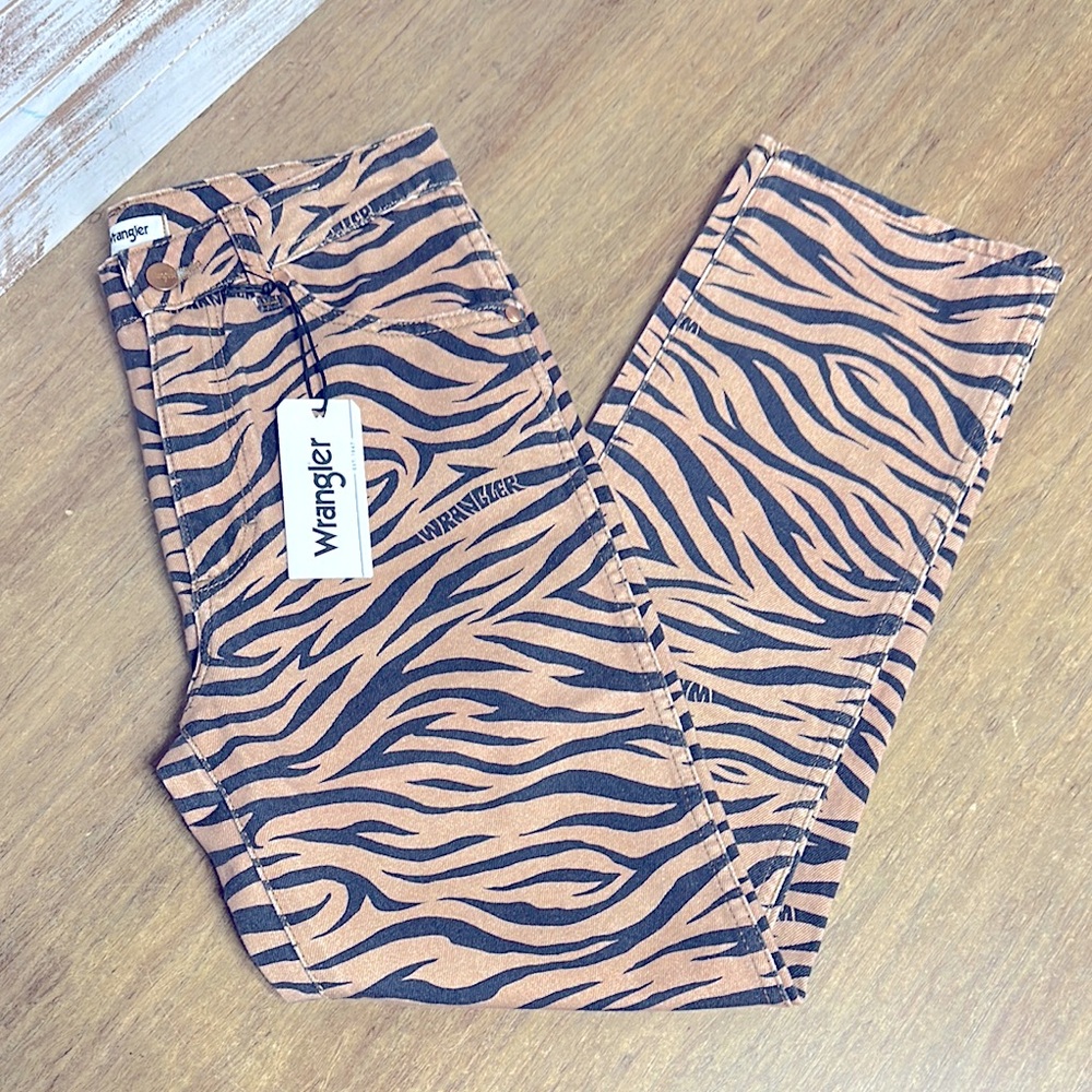 Wrangler nwt Tiger print tan black denim Wild West high rise straight crop jeans - Picture 2 of 11